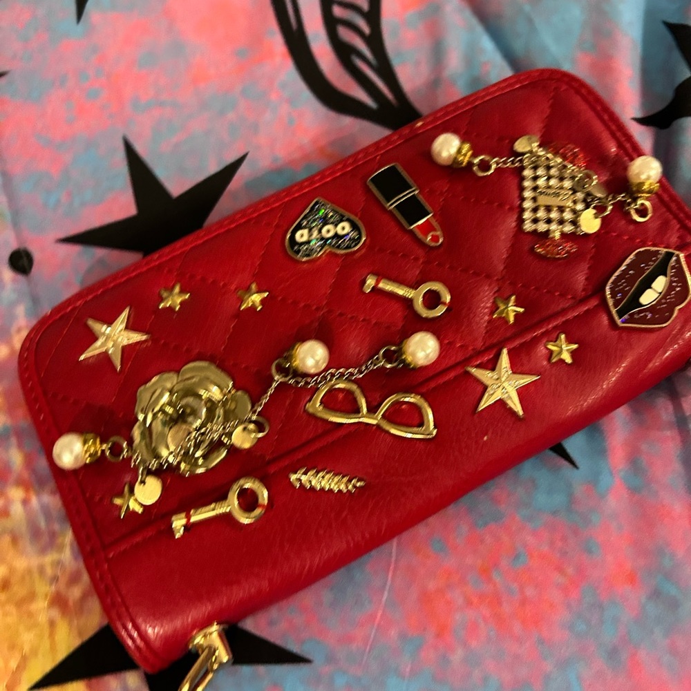 Decadent wallet